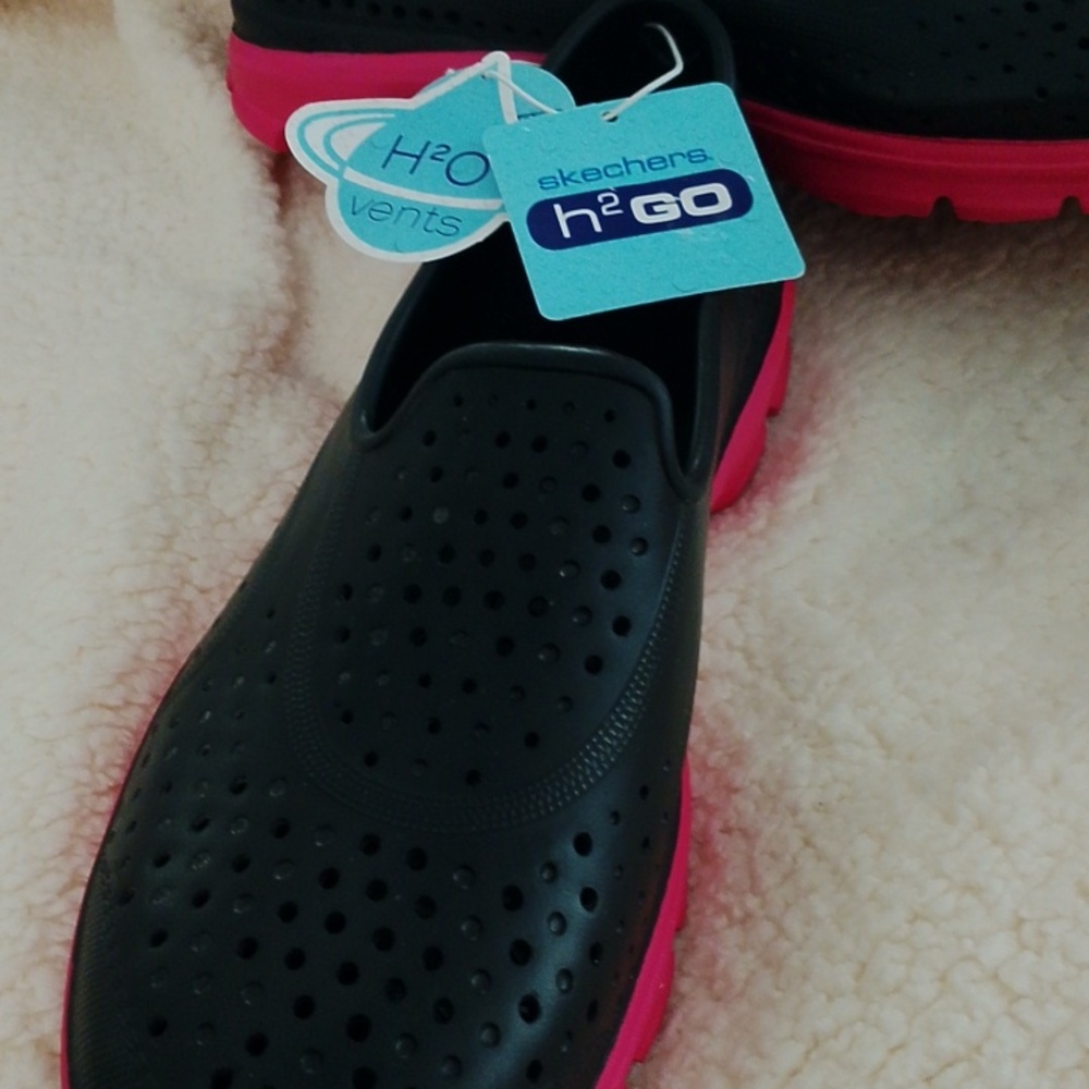 Skechers H2GO Black with Pink Soles